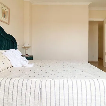 La Rosaleda 17 아파트